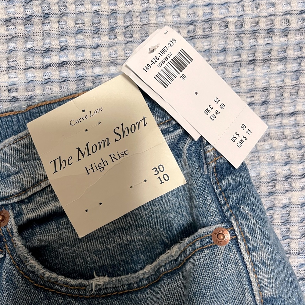 Abercrombie and Fitch Curve Love Mom Short High Rise denim 2 in inseam fit 30-31
